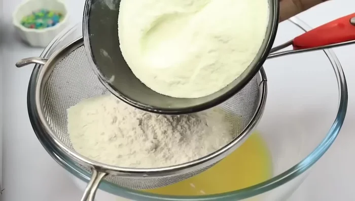 Prepare the sugar syrup.