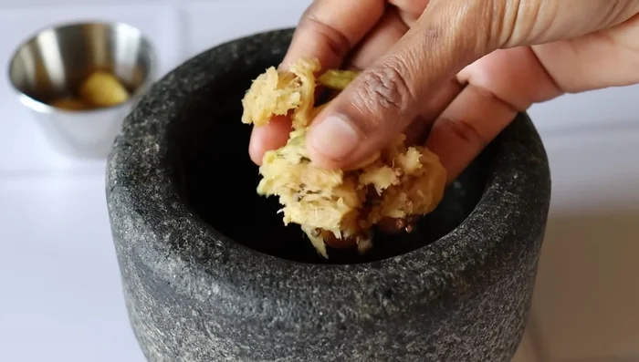 More instructions (likely adding tea leaves and water)