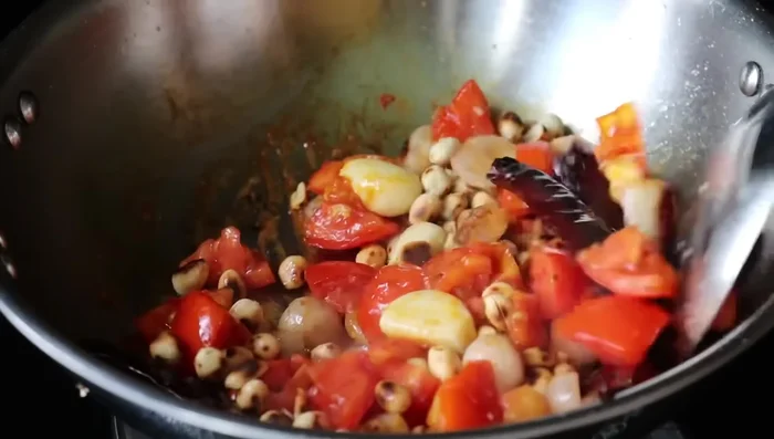 Further steps in making the chutney