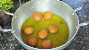 Semolina Sweet (Rasbhari): A Delicious Indian Dessert
