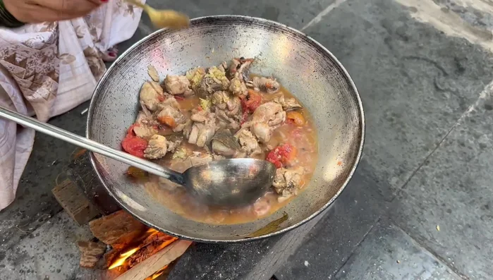 Mix well and let the chicken simmer until the gravy thickens.