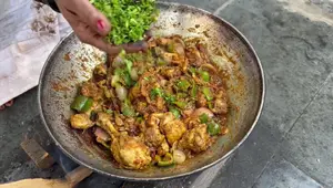 Kadhai Chicken Recipe: Simple & Easy Pakistani Dish