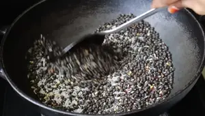 Ulundhu Kali Recipe: Strengthen Your Uterus Naturally