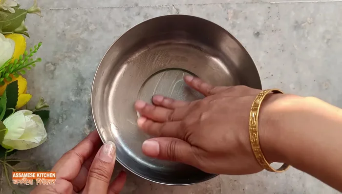 Steam the dough: Place the dough in a steel bowl, add oil, and steam for 12 minutes.