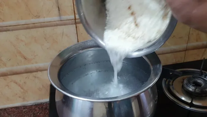 Boil the rice for a short time. [138.879]