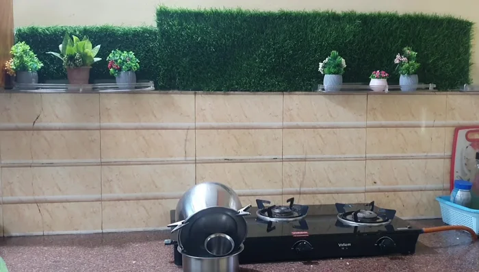 Drain the water from the rice again, leaving it slightly moist. [151.4]