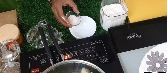In a separate bowl, mix sugar and salt.
