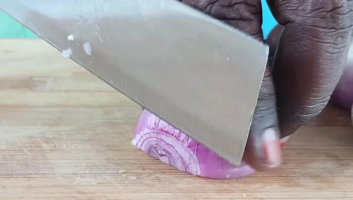 Finely chop the onions.