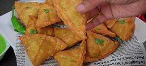 Crispy Potato Samosas: Ramadan Iftar Recipe