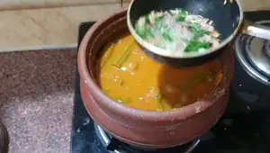 South Indian Sarai Meen Karuvattu Kurambu Recipe