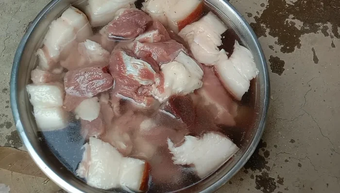 Wash the cut pork thoroughly.