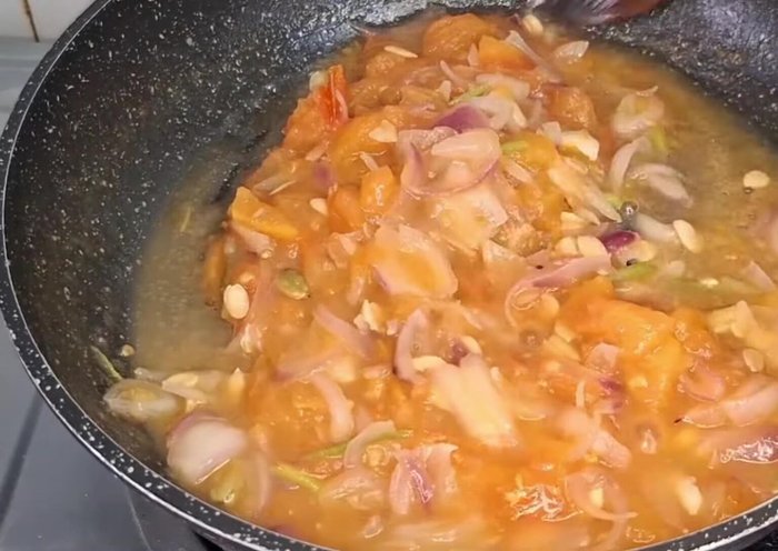 Cool the tomato mixture and blend it in a mixer.