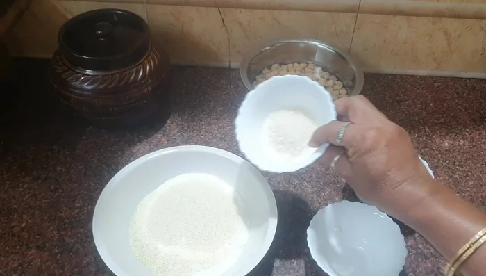 Prepare the Chola Puri dough: Mix maida, rava, sugar, and enough water to form a slightly looser dough than chapati dough. Knead well and let it rest for 1½ to 2 hours, covered with a wet cloth.