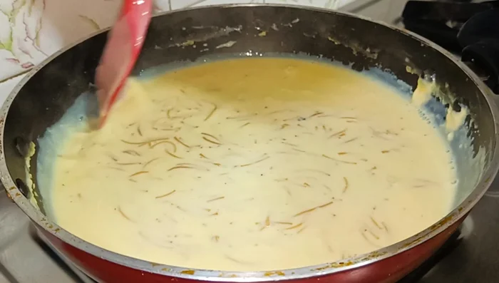 Cook on low flame for 3-4 minutes until thickened.