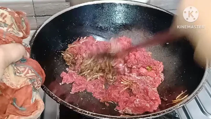 Cook the beef: Add beef mince and cook for 10-15 minutes, covered, until cooked through. Break up any large chunks of meat.