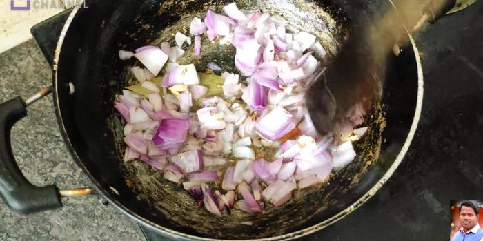 Add finely chopped onions and fry for 3-4 minutes until golden brown.