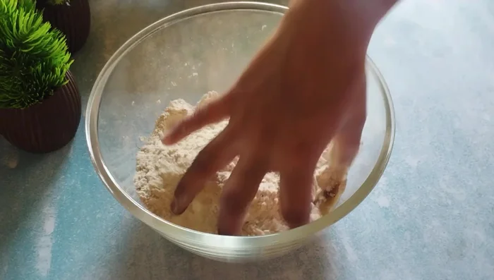 Add refined oil and rub it into the flour until the mixture resembles breadcrumbs.
