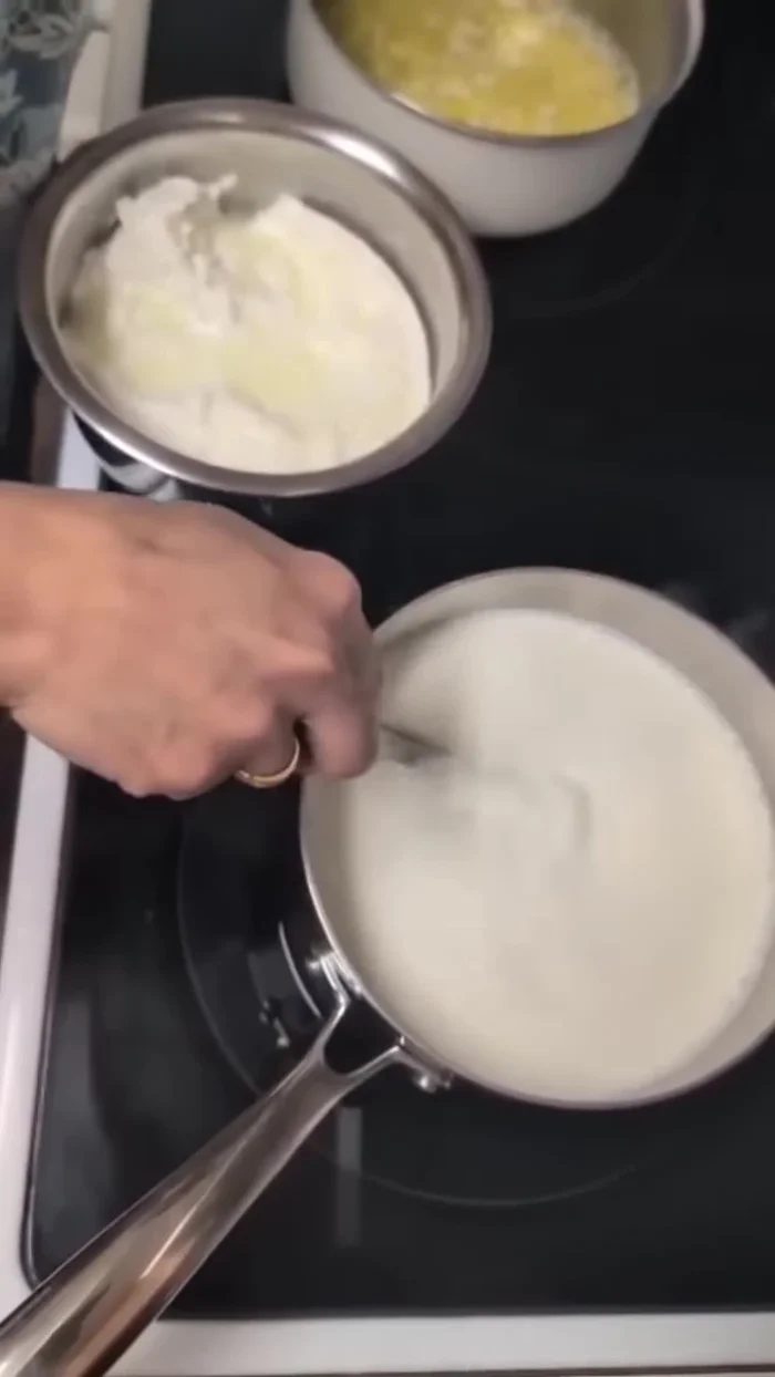 Boil 1 liter of whole milk until it thickens.