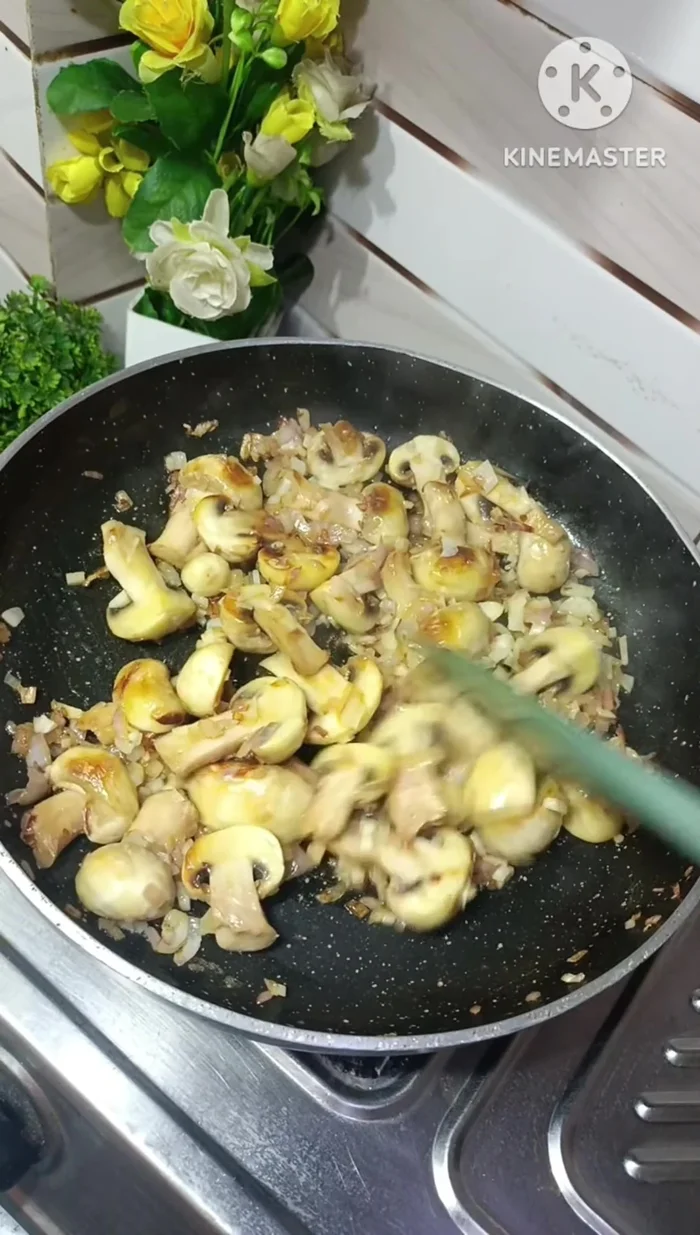 Add garlic and fry for 2-3 minutes. Continue frying until the mushrooms release their water and turn golden brown.