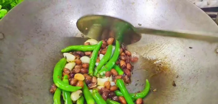 Turn off the gas. Add green coriander and black salt (or plain salt) to taste.