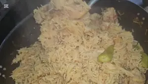 Delicious Chicken Achari Tahri: An Easy Homemade Recipe
