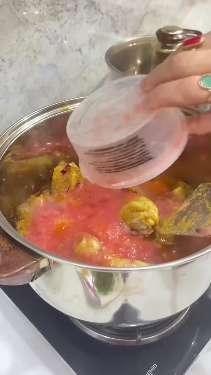 Put chicken for the soup on the stove.