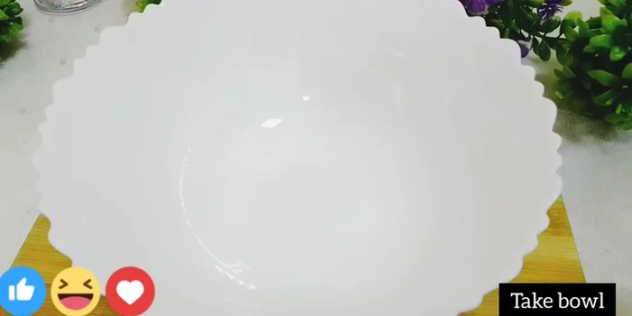 In a bowl, add cold milk.