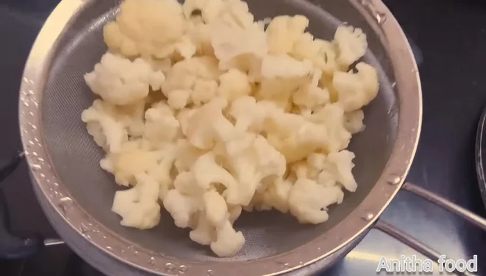 Drain the cauliflower and set aside. Prepare puri dough.
