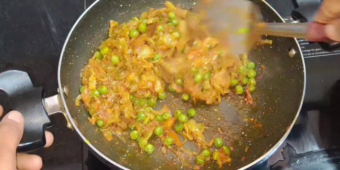 Mix well, turn off the heat, and serve hot with roti, paratha, or dal rice.