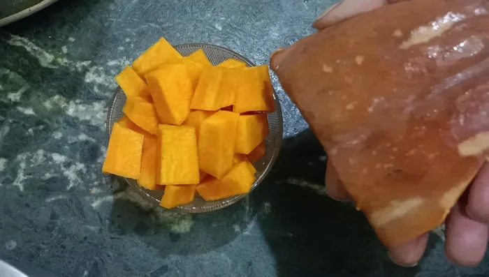 Peel and dice 300 grams of pumpkin.