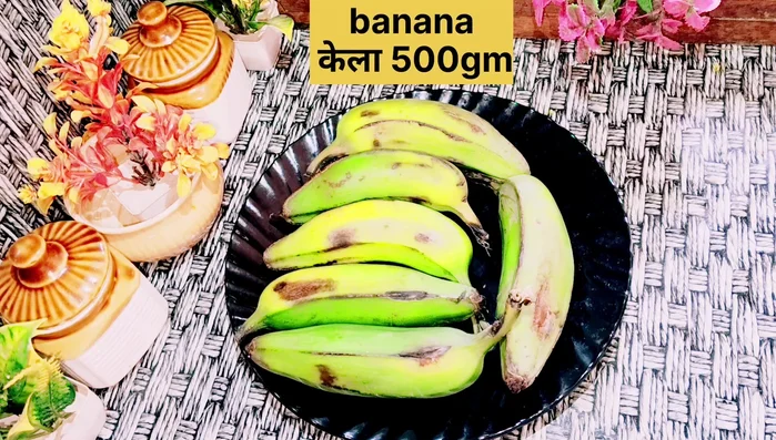 Wash seven bananas (500 grams) thoroughly.