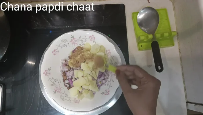 Add 1/2 teaspoon of ginger powder.