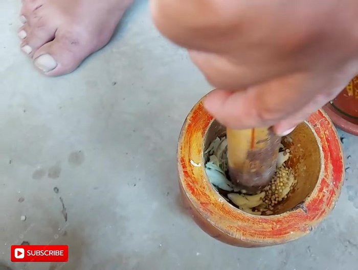 Grind whole coriander.
