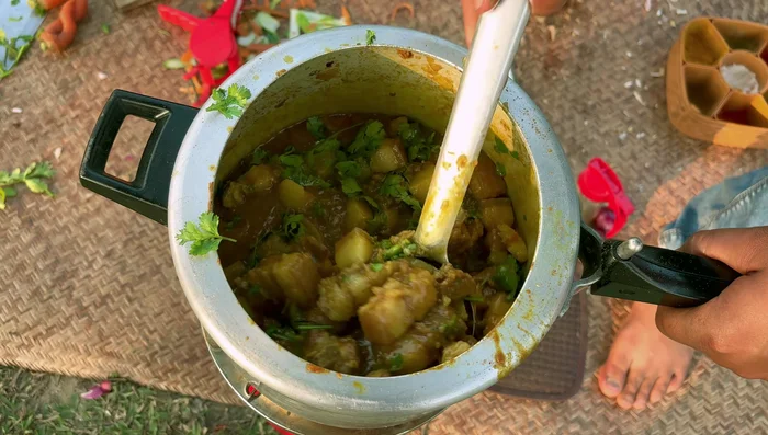 Garnish with fresh coriander.