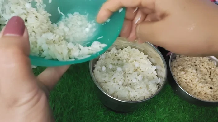 Grind soaked rice finely. Some rice particles will remain; this is fine.