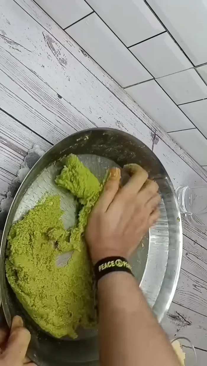 Cover the dough and let it rest for 10-15 minutes.