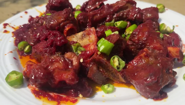 Garnish with optional vegetables.