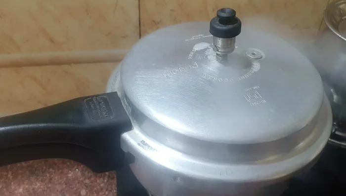 Turn off the stove once the whistle blows. (125.6)