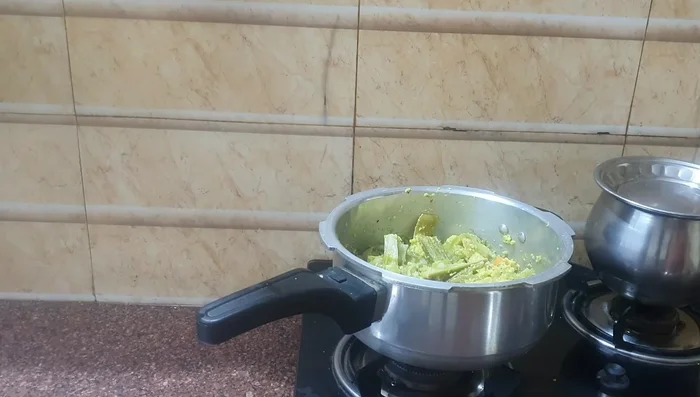 Turn off the stove. Add coconut oil. (221.319)