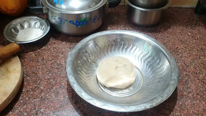 Roll the dough into small balls.