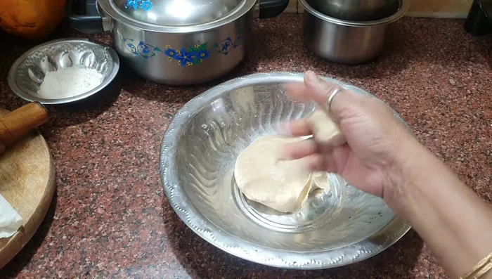 Roll each ball into a thin circle.