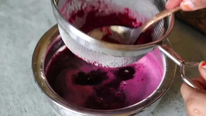 Prepare other fruit/vegetable juices as desired (mentioned in the video but not specified in this transcript).