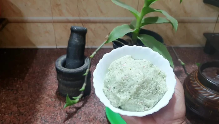 Grind all ingredients to a smooth paste without adding any water. (65.04)