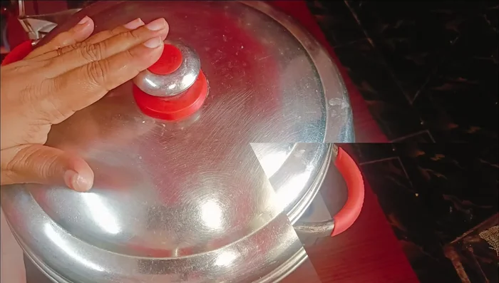 Steam the idlis for 10-15 minutes on medium-low heat.