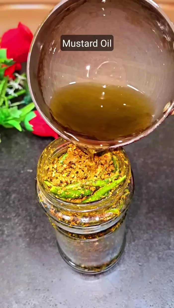 Allow it to cool completely before sealing the jar.
