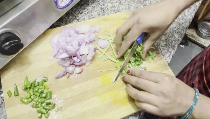 Finely chop coriander leaves.