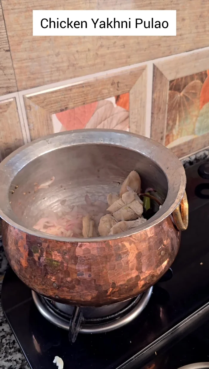 Add the cooked chicken, ginger-garlic paste (about 1 tbsp), and sauté well until slightly browned and the oil separates.