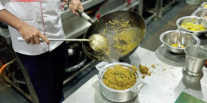 Serve in bowls.