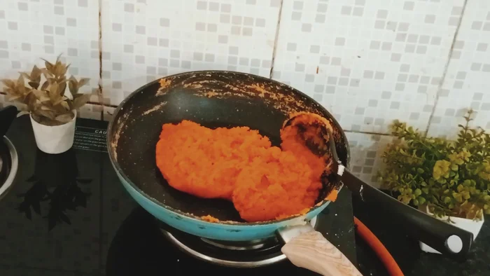 Remove from heat and let it cool slightly.