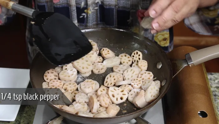 Add 1 teaspoon of finely chopped green chilies, salt, and black pepper to taste.